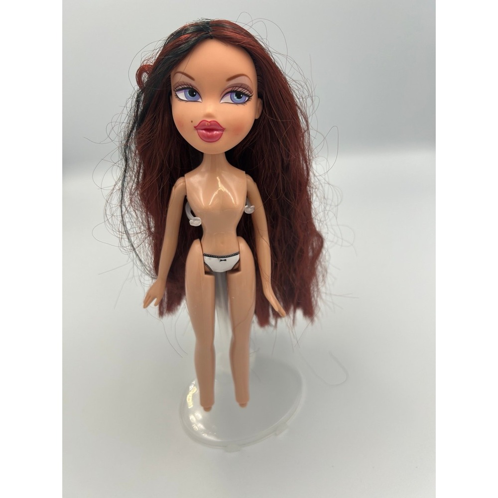 Bratz Campfire Winter Adventure Phoebe